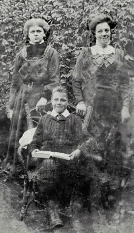 Jessie, Stanley and Gertie Herring