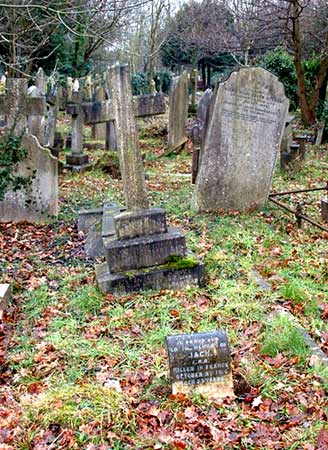 Ray family grave 757 at Elmers End Cemetery