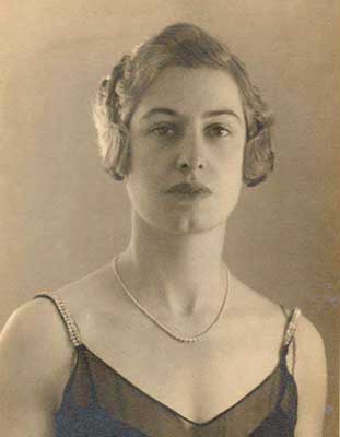 Suzanne Simon 1933