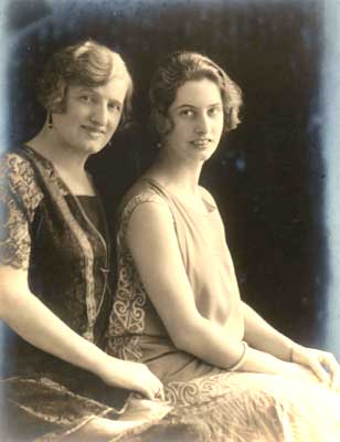 Yvonne (Jagu) Simon and daughter Suzanne c1920